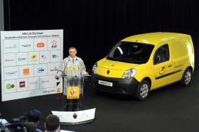 La Poste group and the Renault group cooperate on new forms of mobility